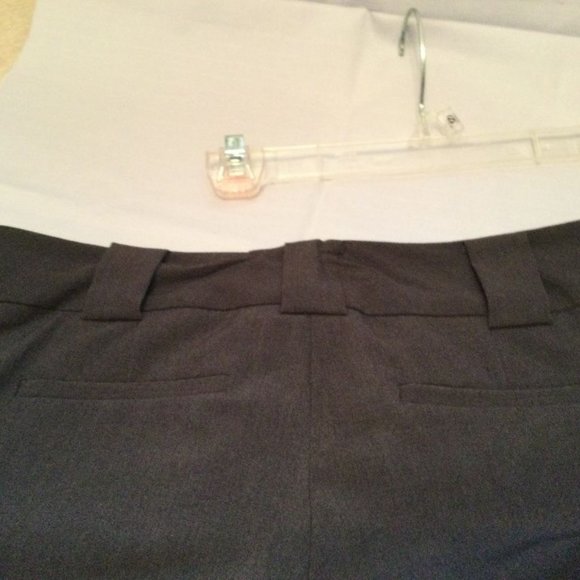 New York & Company Brown Pants.  Size 6 Average - Picture 7 of 7